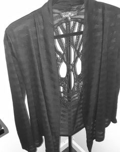 Black Flowy Cardigan with a design of a Skull